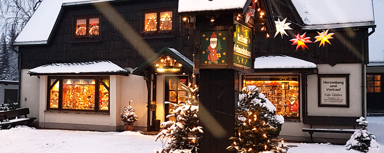 Kurort Seiffen Erzgebirge - Weihnachtshaus im Winter