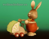 Kuhnert Hasen Neuheit  Stupsi Osterhasen Neue Osterdeko Kuhnerthasen  Osterhasendek Erzgebirge Holz - Kuhnerts Holzhasen mit Kinderwagen Neue