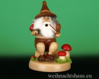 Seiffen Weihnachtshaus - <!--01-->Räuchermann Wichtel  sitzend Wanderer mit Beutel - Bild 2
