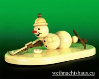 Seiffen Weihnachtshaus - Kugelschneemann natur Biathlet liegend - Bild 1